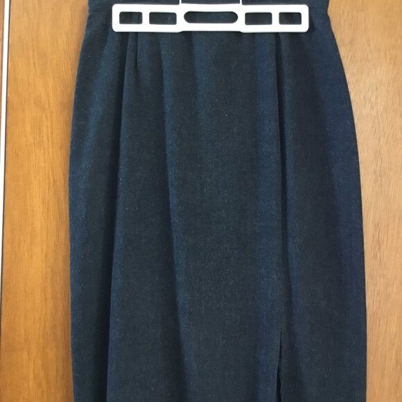 Blazer and skirt - Picture 1 of 3